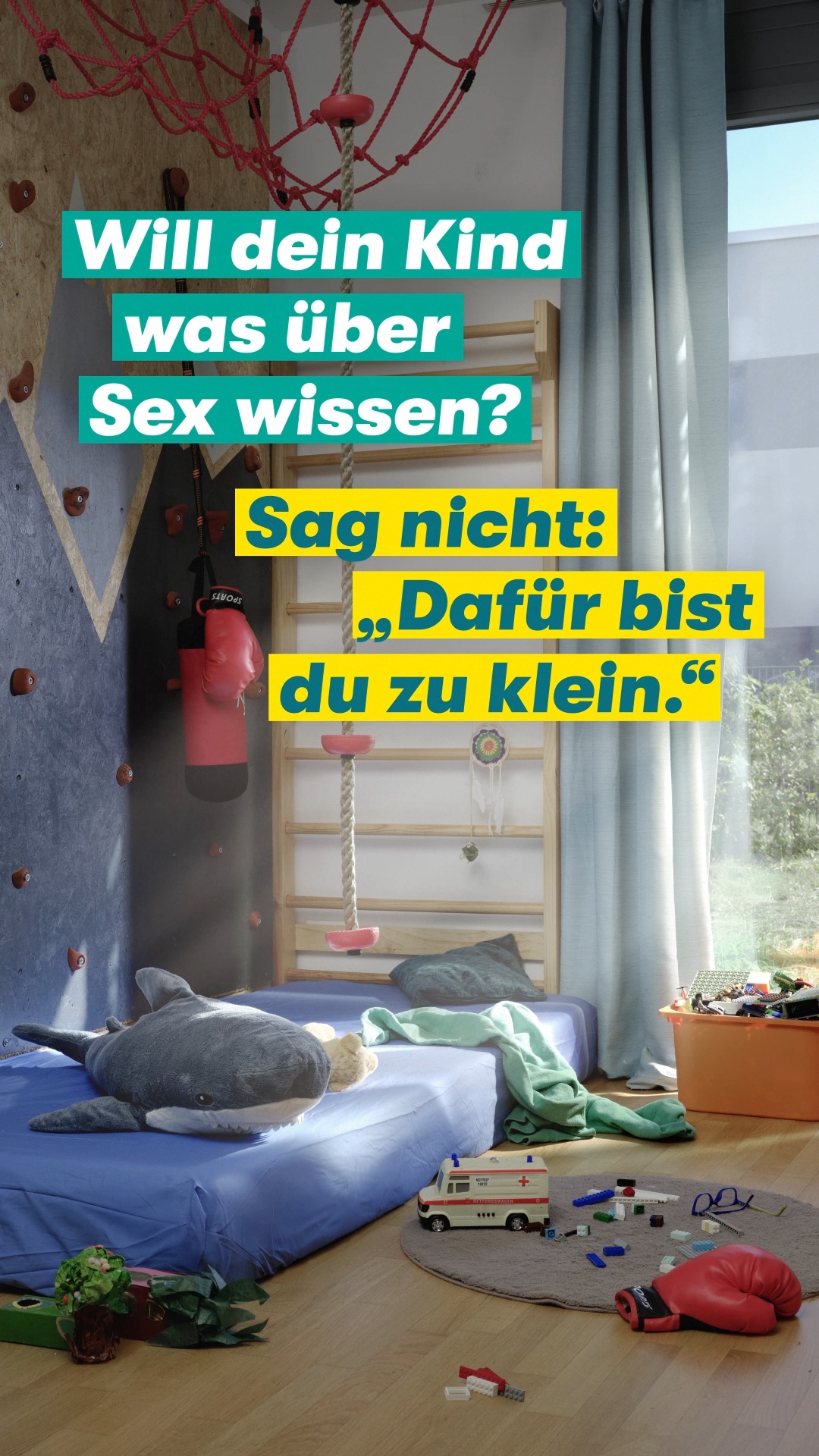 Dein Kind stellt dir Fragen zu Körper, Gefühlen oder Sex und du bist unsicher, wie du antworten sollst? Das ist normal! Du musst nichts perfekt erklären. Aber es ist wichtig, dass du versuchst, in deinen eigenen Worten ehrliche Antworten zu finden. Dein Kind spürt so: Es kann dich alles fragen. Deine Offenheit stärkt das Selbstvertrauen des Kindes und gibt Orientierung statt Scham oder Unsicherheit.
Wieso ist das wichtig? Weil Kinder eher über sexuelle Gewalt sprechen können, wenn sie wissen, dass Sexualität und sexuelle Gewalt nicht das gleiche sind.
💡 Tipp 02: Sprich offen über Sexualität.
👉 Benenne Körperteile richtig.
👉 Erkläre ehrlich und kindgerecht.
👉 Mach deutlich: Sexualität ist etwas anderes als sexuelle Gewalt.
🤳 Alle 7 Tipps und weitere Infos findest du hier: nicht-wegschieben.de
#NichtWegschiebern #Sexualpädagogik #Missbrauchsbeauftragte #ElternTipps #UBSKM