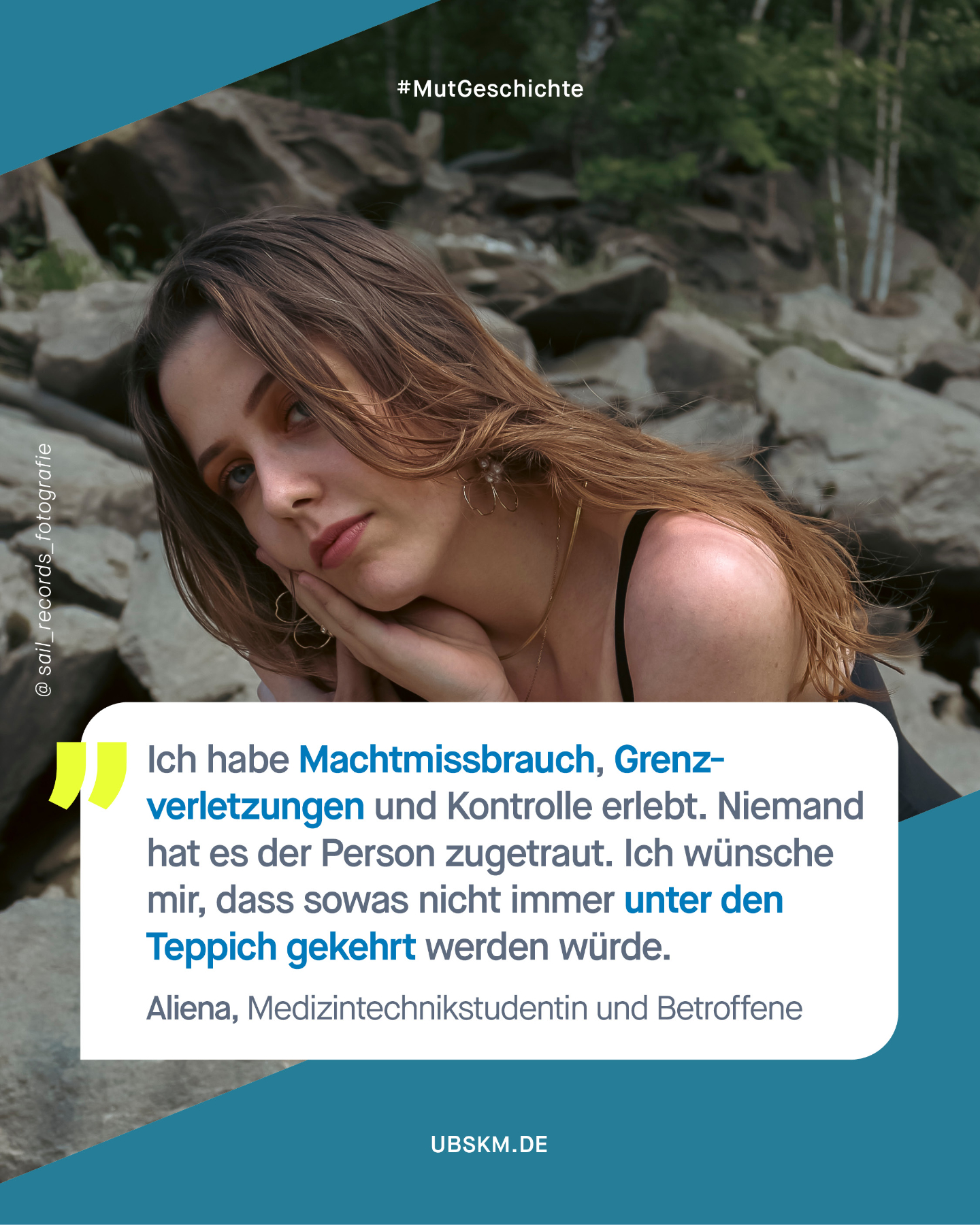 !B Content Note (CN) Sexuelle Gewalt. Diese Inhalte können belastend und retraumatisierend wirken.
Alienas Geschichte zeigt, wie schwer es ist, Grenzverletzungen zu erkennen – besonders wenn die Tatperson aus der eigenen Familie stammt. Sexualisierte Gewalt beginnt nicht immer dort, wo viele sie vermuten. Sie kann ohne Penetration stattfinden. Sie kann mit Macht, Scham, Liebesentzug und Manipulation arbeiten.
Aliena wird beim Duschen beobachtet, ihr werden früh Dessous gezeigt und gekauft, sie wächst in einer sexualisierten Umgebung auf.
Die Tatperson wird nach außen von ihrem Charme geschützt, denn niemand vermutet etwas. Aliena wird als „faul“, „seltsam“ oder „schwierig“ abgestempelt, statt dass jemand fragt: Was brauchst du? Was passiert bei dir zuhause?
Aliena versucht sich einer Vertrauenslehrkraft anzuvertrauen, findet aber keine Worte für das, was ihr zuhause passiert. Die Lehrkraft verschafft ihr einen Therapietermin, doch am Tag des Termins schneit es und die Praxis hat spontan zu. Danach passiert nichts mehr und niemand spricht mit Aliena über das Erlebte.
Sie zieht mit 16 Jahren aus und geht zur Therapie. Sie baut sich ein stabiles Umfeld auf. Sie hat entschieden, nicht mehr leise zu sein. Ihre Geschichte gehört zu ihr, aber sie definiert nicht ihren Wert.
Für Aliena bedeutet Trauma nicht, dass kein gutes Leben möglich ist. Es bedeutet für sie oft nur, dass jemand härter kämpfen musste, um es sich aufzubauen. Und genau darin liegt der Mut. Sie wünscht sich vor allem, dass Menschen damit aufhören, vorschnell zu urteilen und besser hinsehen. Sie müssen Betroffenen Raum geben – ohne sie zu bemitleiden.
Und sie wünscht sich, dass Menschen öfter nachfragen: Denn Kinder erzählen selten beim ersten Versuch alles. Vertrauen entsteht nicht durch eine einzelne Nachfrage. Es entsteht durch wiederholtes, ehrliches Interesse. Durch Sätze wie: „Du kannst dich immer an mich wenden.“ Und durch das Aushalten von dem, was man hört.
Wir danken dir, @aliena_bartl! Dafür, dass du Menschen sichtbar machst, die oft keine Stimme haben und dass du deine Sicht mit uns teilst.
#Missbrauchsbeauftragte #MutMachen #SchweigenBrechen #Mutgeschichte